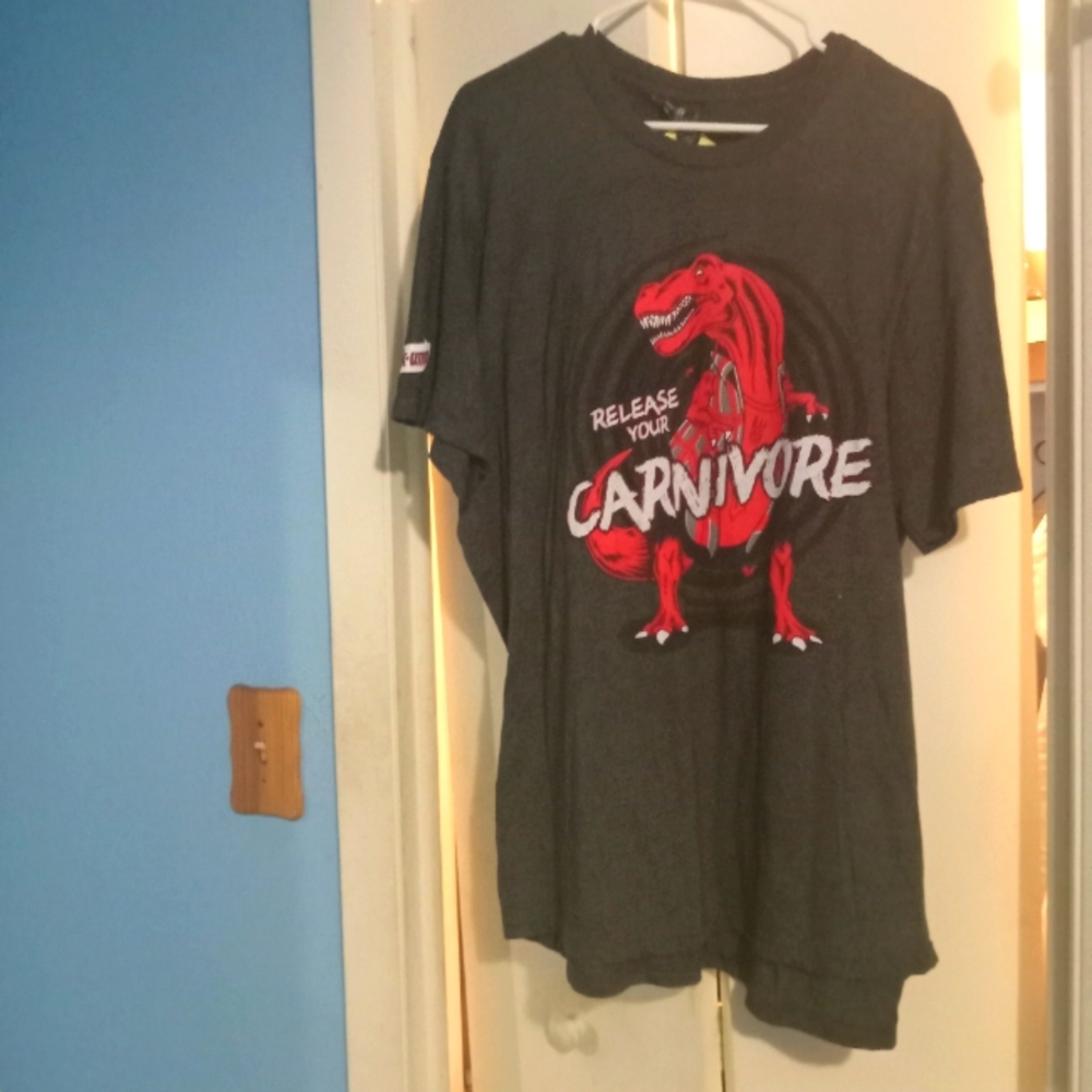 🩶🤍♥️ NWOT District Mens Steak-Umms 2XL TShirt Dinosaur Graphic Tee Funny - Picture 4 of 4